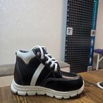 کلینیک ارتوپدی فنی نیوان