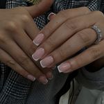 خدمات تخصصی ناخن نگین