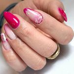 آموزش کاشت وخدمات ناخن مهتاب اصفهان