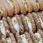 کیک وشیرینی وشکلات خانگی نفیس