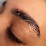 اکستنشن مژه و لیفت مژه و ابرو روشا