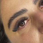 اکستنشن تخصصی مژه محنا