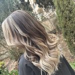 سالن زیبایی و آرایشگاه زنانه فرناز