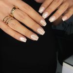 خدمات تخصصی سولاریوم و ناخن H2Beautyy