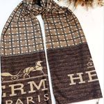 شال و روسری ملکه