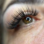 خدمات تخصصی اکستنشن مژه آسایش