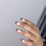 خدمات تخصصی کاشت ناخن هدیه