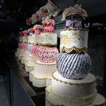 کیک وشیرینی وشکلات خانگی نفیس