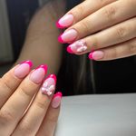 خدمات تخصصی کاشت ناخن ستایش