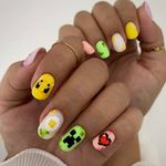 سالن تخصصی کاشت ناخن و مژه ثمینه حجازیان