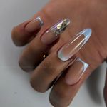 مرکز تخصصی ناخن عسل نجفي سبك روسي