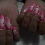 خدمات تخصصی کاشت و طراحى ناخن دان