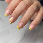 کاشت ناخن مهرانه متریال ژل با ۱۳سال سابق
