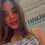 خدمات و اموزش کاشت ناخن