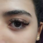 کاشت مژه منا