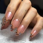 مرکز تخصصی کاشت ناخن شبنم