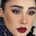 خدمات تخصصي ميكاپ و مژه سارا شريعتي