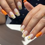 خدمات تخصصی ناخن و پدیکور مژده وکیلی