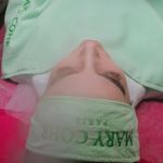 سالن پاکسازی پوست وفیشیال صورت زیبارو