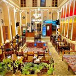 رستوران سنتی عمارت عقیق