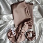 اسکرانچی و چشم بند ساتن علینژاد