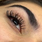 اکستنشن مژه لیفت مژه خدمات لایق چشمان تو