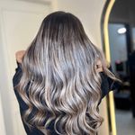 خدمات تخصصی رنگ و لایت و کوتاهی مو هستی