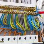 نصب و سرویس اسپیلت وبرق کشی ساختمان مهدی