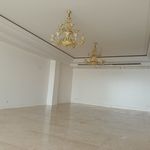 نقاش نقاشی ساختمان.  خدمات با