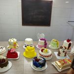 سوپرایز کیک