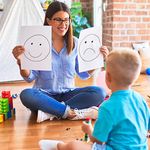 مرکزتوانبخشی کاردرمانی گفتار درمانی مادر