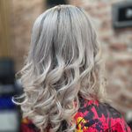 خدمات تخصصی مو رنگ و لایت و فشیال بیگی