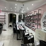 سالن زیبایی رزسفید