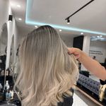 خدمات تخصصی رنگ و لایت و کراتین
