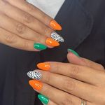 خدمات کاشت ناخن مبینا