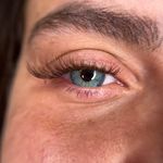 خدمات تخصصی اکستنشن مژه مونا