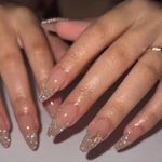 خدمات تخصصی کاشت ناخن با تخفیف ویژه
