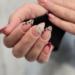 سالن آرایش و زیبایی رویا