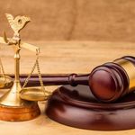 وکیل پایه یک دادگستری