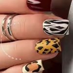 خدمات تخصصی ناخن و مژه یلدا خدایی