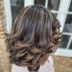 آرایشگاه و مرکز تتو حوریا