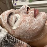 سالن زیبایی رزسفید