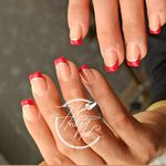 خدمات کاشت و ترمیم ناخن هدیه