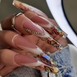 مرکزتخصصی کاشت ناخن و اکستنشن مژه رامونا