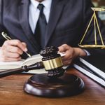 وکیل رامین معروفی (ملکی و جرائم پزشکی)