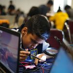 آموزشگاه رباتیک پیشنام