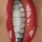 متخصص دندانپزشکی ترمیمی دکتر ساناز عباسی