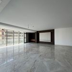 مشاور املاک بزرگ دربار