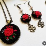 گلدوزی ووسایل سنتی وبدلیجات