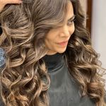 آرایشگاه زنانه مرضیه شمس